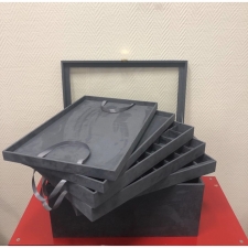 Ящик с прозрачной крышкой из стекла и вынимающимися планшетами - темно-серая элитная замша