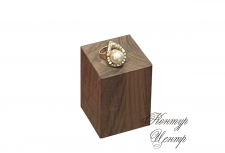 Деревянная подставка - куб для украшений 
